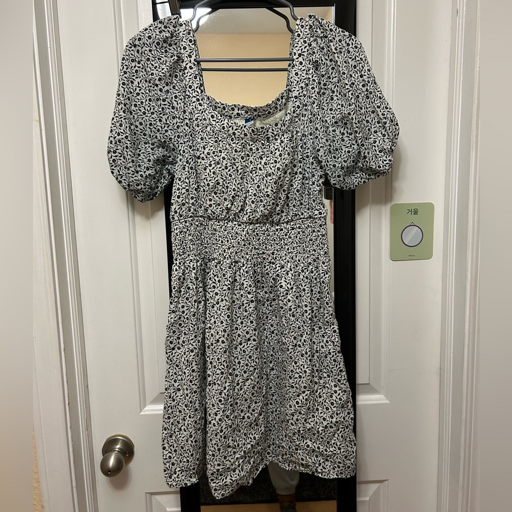 Old Navy Black and White Floral Midi Dress